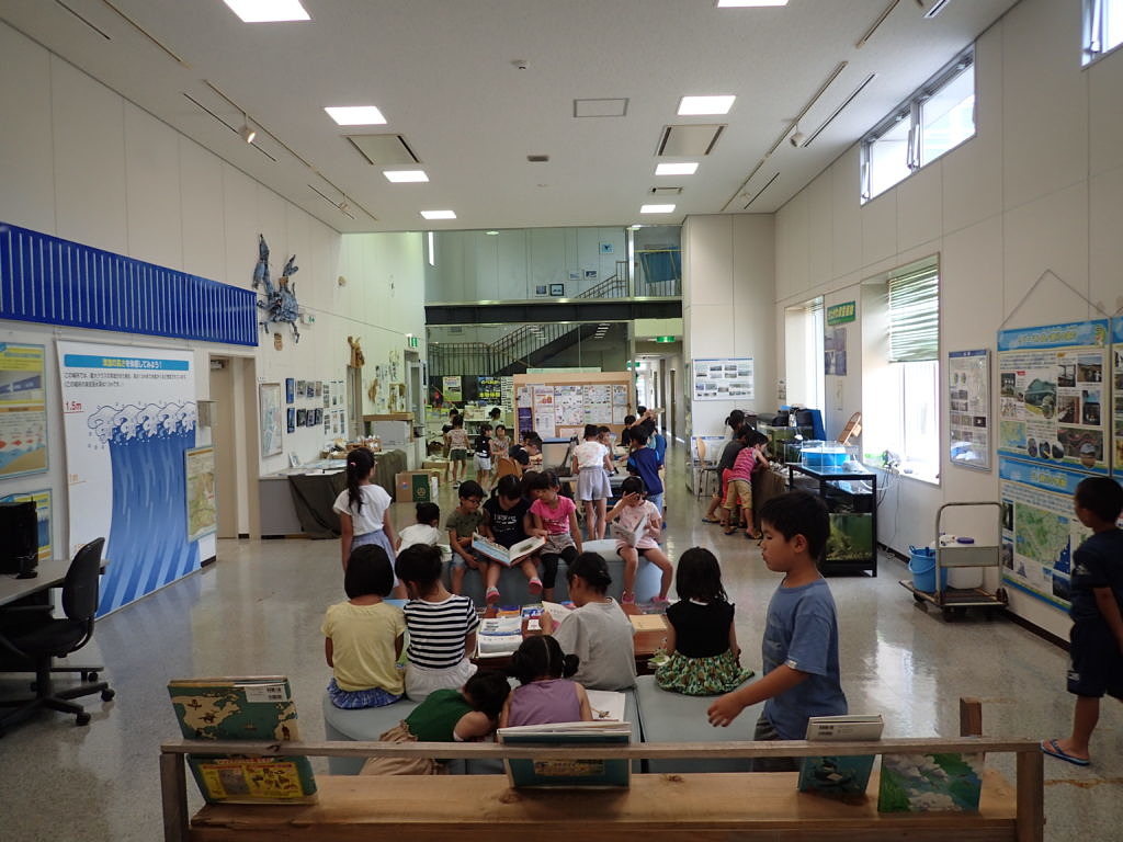 大賑わいです